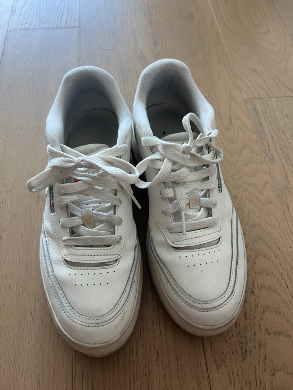 Reebok Sneakers